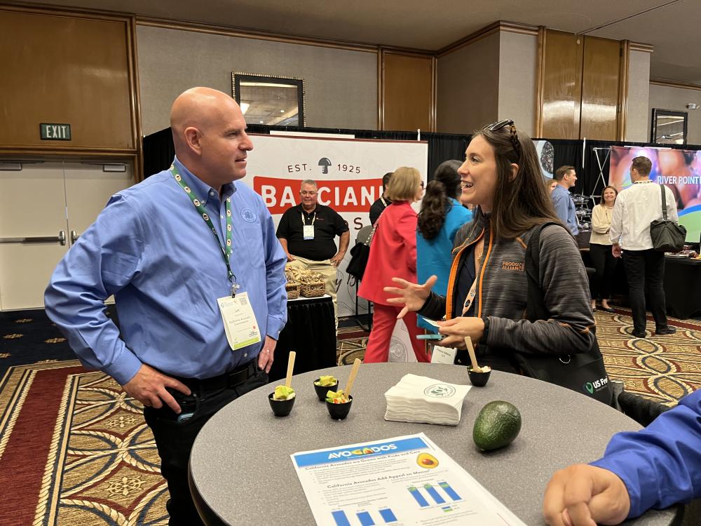 CAC President Jeff Oberman speaking with SPB’s buying group, Produce Alliance.