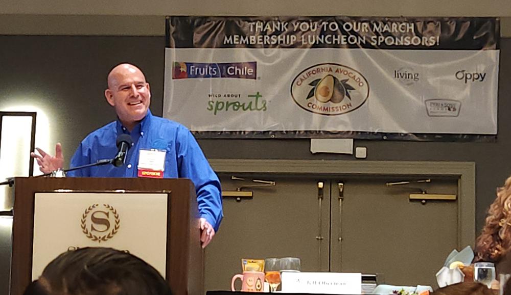 Jeff Oberman discussed this season’s crop with attendees during the FPFC luncheon.